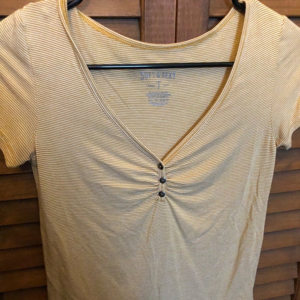 Striped yellow cropped American Eagle tee shirt